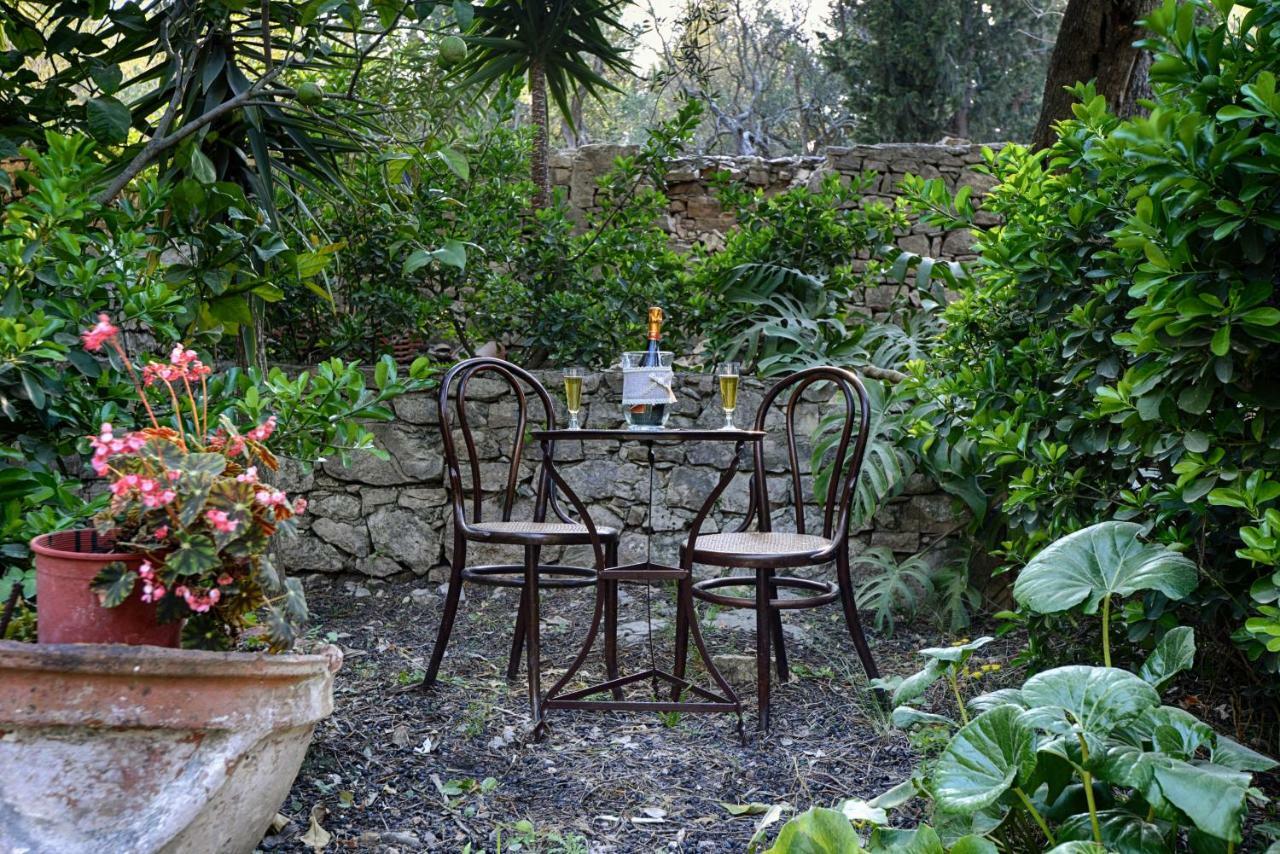Mikroulis Residence Mastoratika Dış mekan fotoğraf